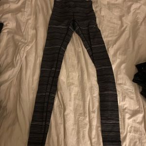 Woman’s size 2 lulu lemon leggings